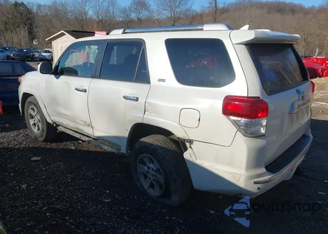 2010 Toyota 4Runner Sr5 V6 z USA, uszkodzony, nr VIN JTEBU5JR9A5007150
